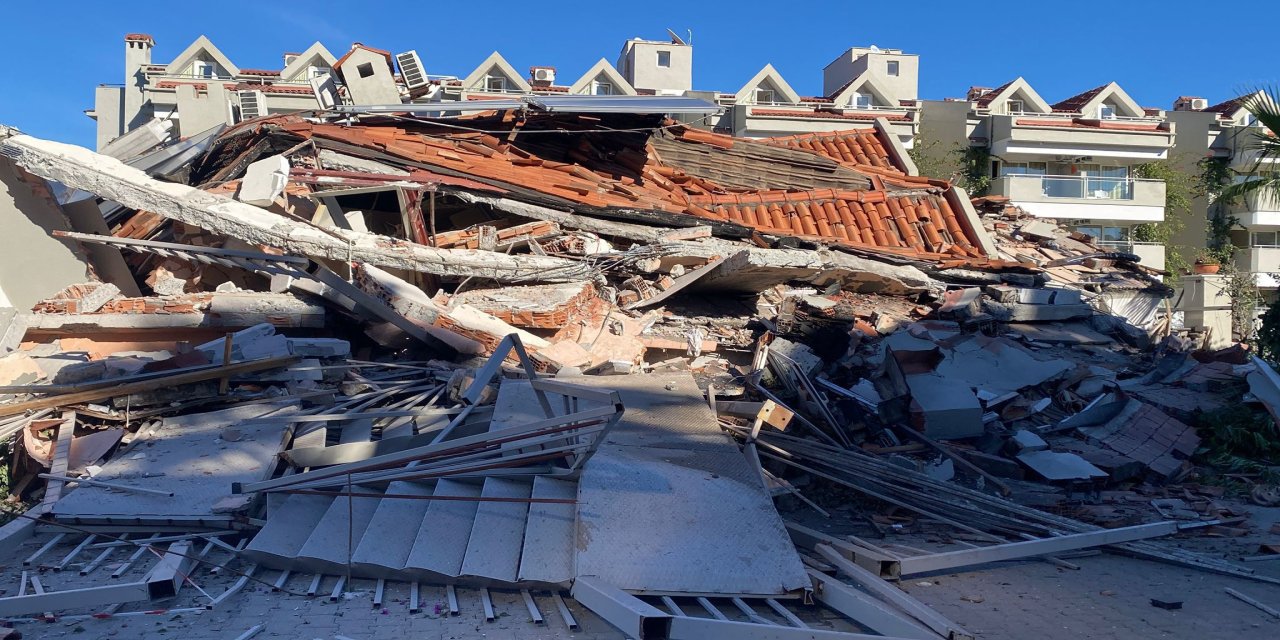 Marmaris’te inşaatı devam eden apart otelde göçük meydana geldi