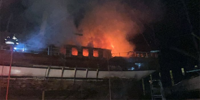 Marmaris Bozburun’da tekne yangını