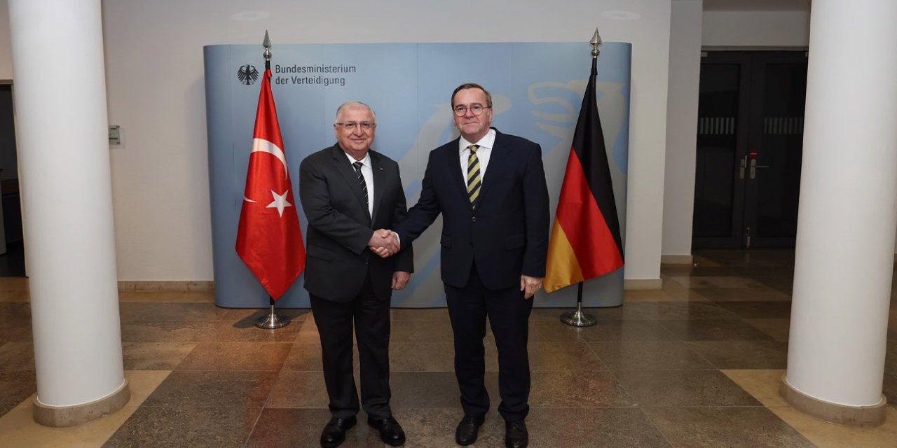 Milli Savunma Bakanı Güler, Almanya Savunma Bakanı Pistorius ile bir araya geldi