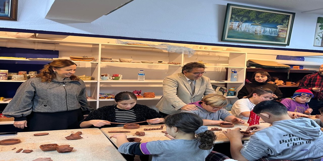 Kaymakam Kaya’dan “bir gün değil her gün yanındayım” eTwinning projesine ziyaret