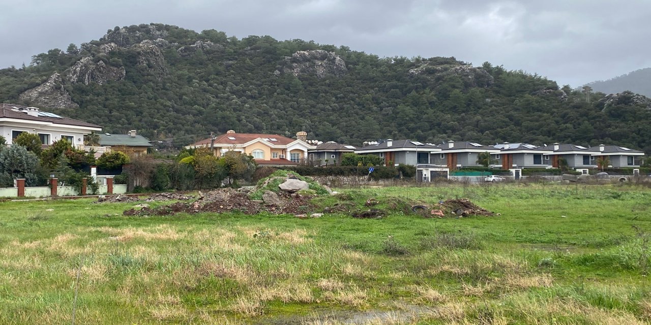 Marmaris’te doğaya atılan molozlara denetim yok mu?