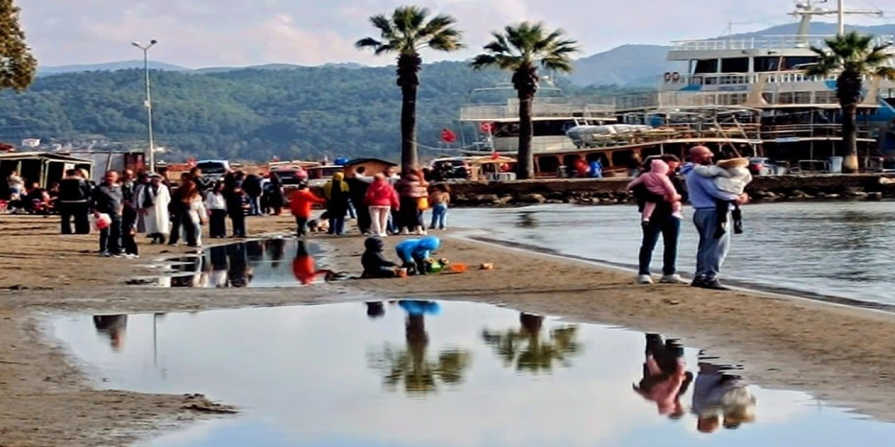 Akyaka'da Yağmur Bitti, Vatandaş Sahile Akın Etti