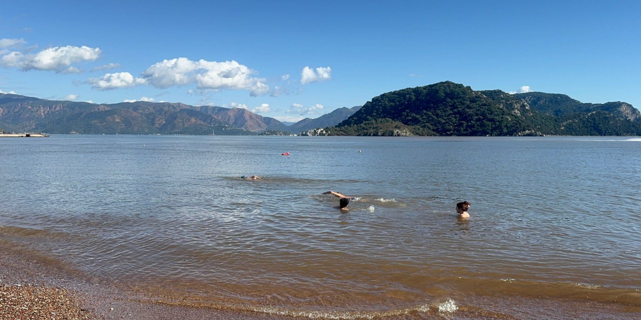 Marmaris’te fırtına sonrasında deniz keyfi