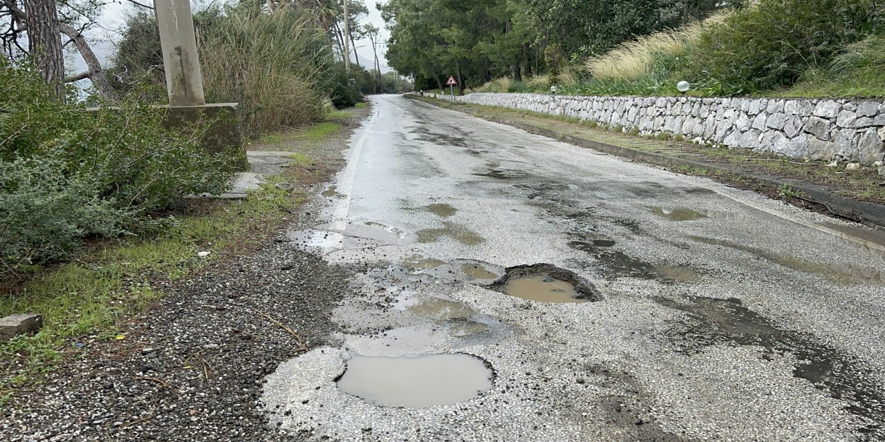 Yalancıboğaz Adaköy yolu tehlike saçıyor