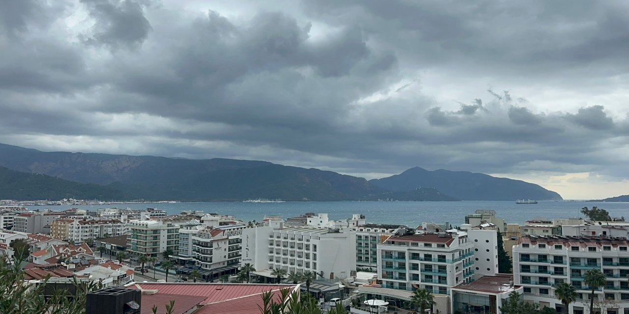 Marmaris’te kuvvetli sağanak ve fırtına uyarısı