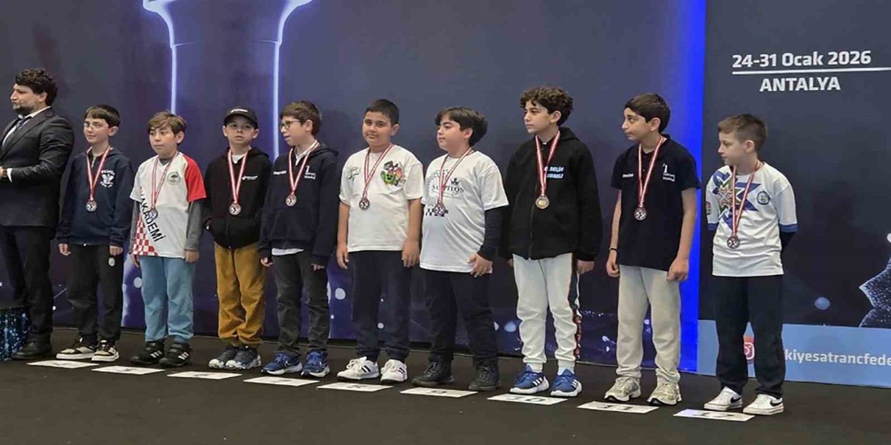 Büyükşehir Satranç Takımı’ndan Türkiye şampiyonluğu