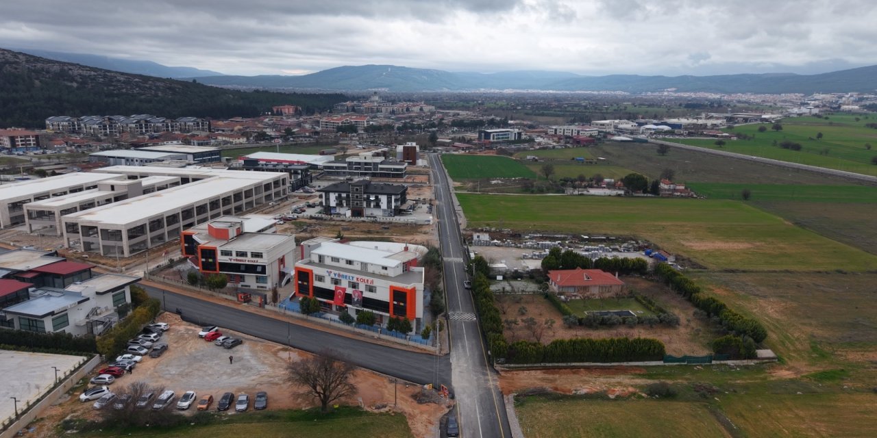 Büyükşehir Kolejler Bölgesi’nde Yol Yapım Çalışmalarını Tamamladı