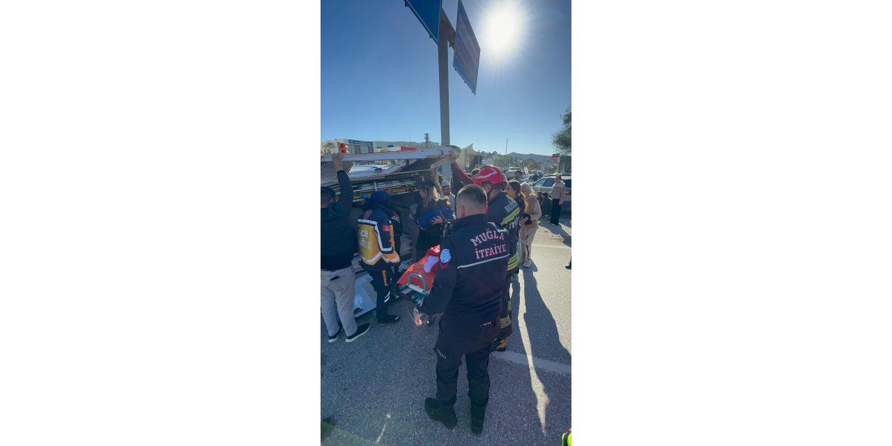 Bodrum’da Hasta Taşıyan Ambulans Kaza Yaptı: 1 Yaralı