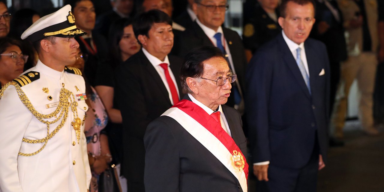 Peru'da 83 yaşındaki Balcazar geçici devlet başkanı oldu