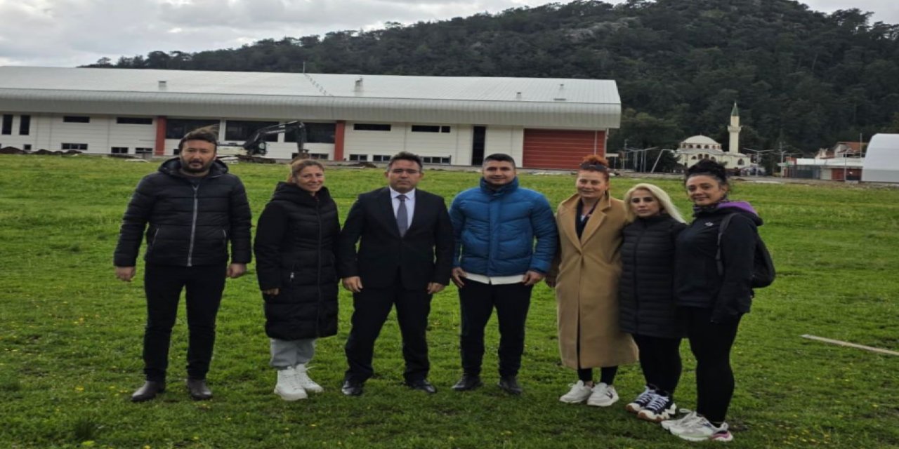 Kaymakam Kaya, atletizm pisti ve futbol sahası projesini inceledi