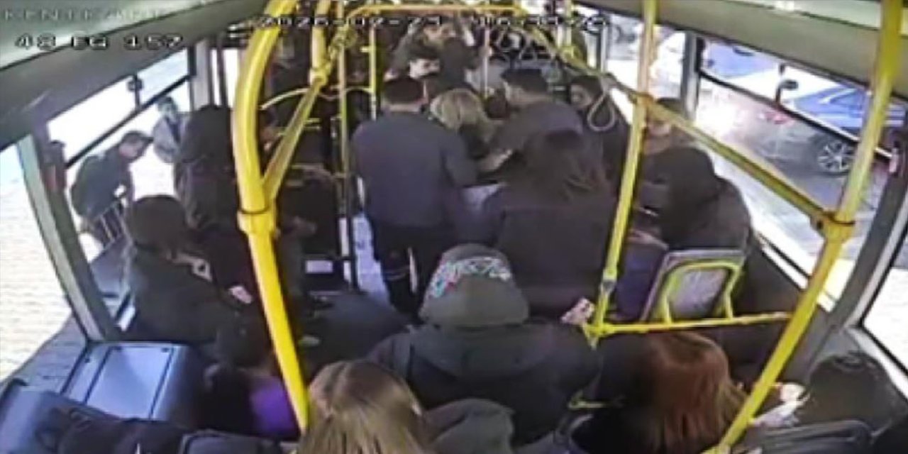 Marmaris'te dolmuş şöforü  fenalaşan yolcuyu hastaneye yetiştirdi