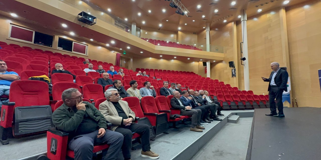 GETOB'dan ekonomi zirvesi ''Makroekonomik Analizler ve Beklentiler'' semineri yapıldı