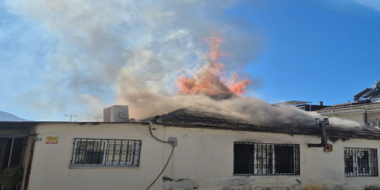 Fethiye’de tek katlı evde yangın