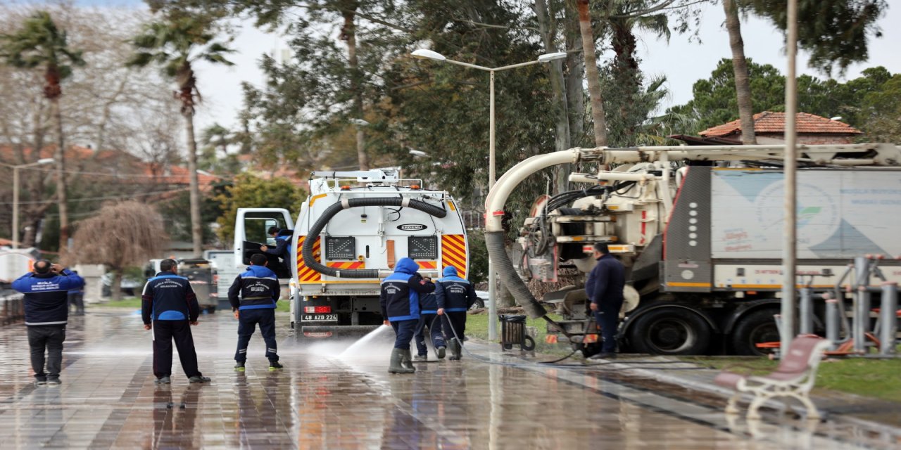 Büyükşehir Köyceğiz’deki taşkının izlerini sildi