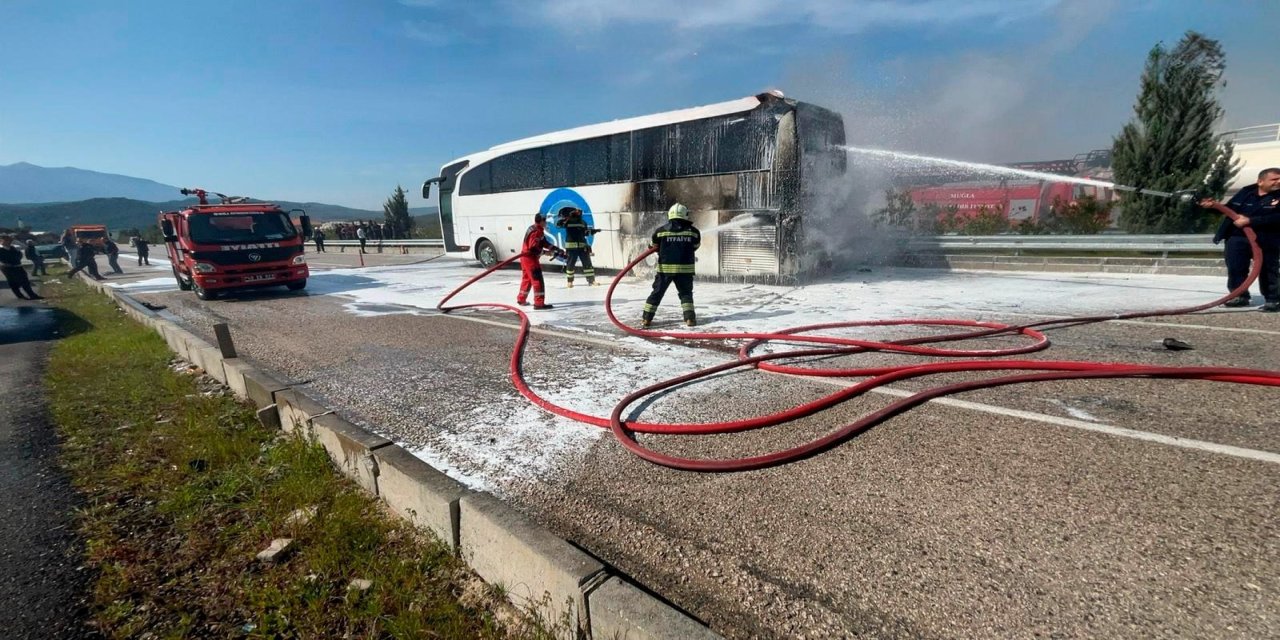 Seydikemer’de yolcu otobüsünde yangın