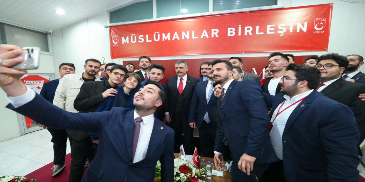 İçişleri bakanı Muftada Çifçi gençlerle buluştu