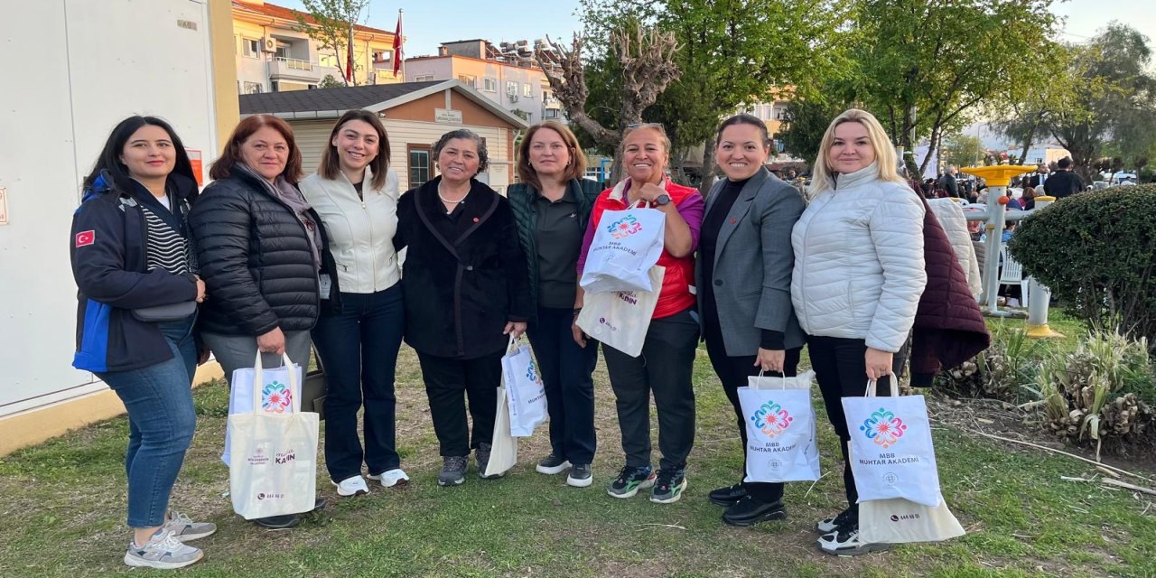 Başkan Aras Marmaris’in kadın muhtarlarını unutmadı