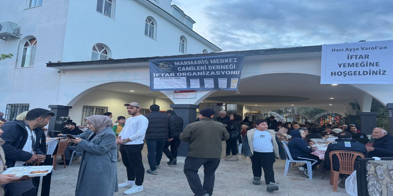 Marmaris’te “Gönül Sofraları” Ramazan’da vatandaşları buluşturuyor