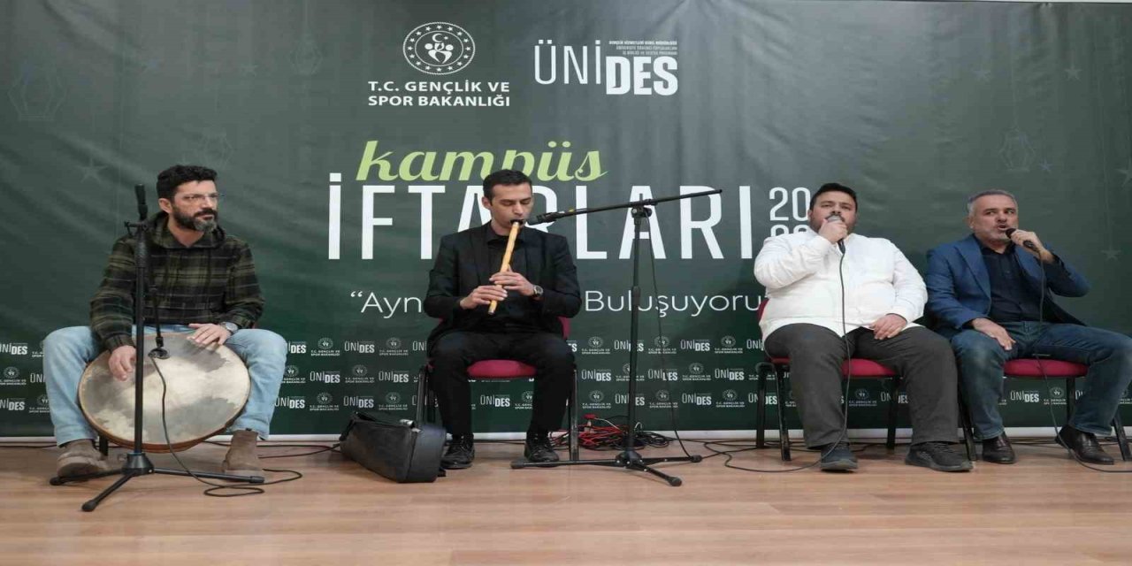 Gençler Kampüs iftarlarında bir araya geldi