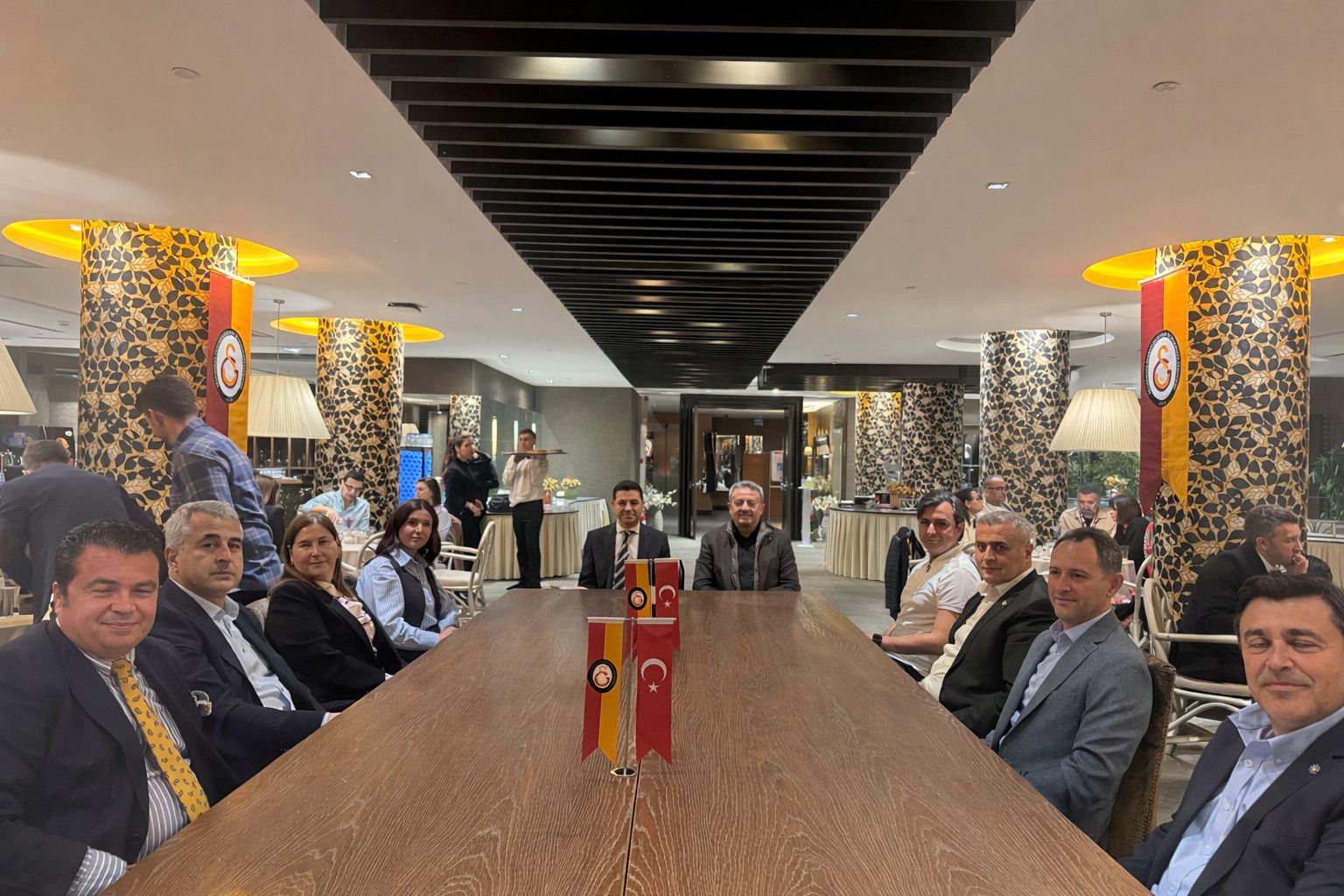 Marmaris Galatasaraylı iş insanları iftar sofrasında buluştu