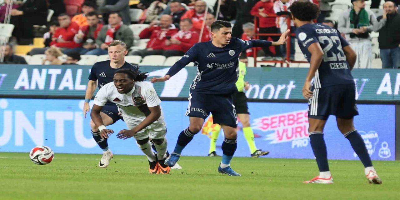 Trendyol Süper Lig: Antalyaspor: 1 - Gaziantep FK: 4