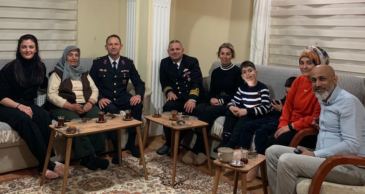 Marmaris Kaymakamı ve kurum müdürlerinden şehit ve gazi ailelerine 18 Mart ziyareti