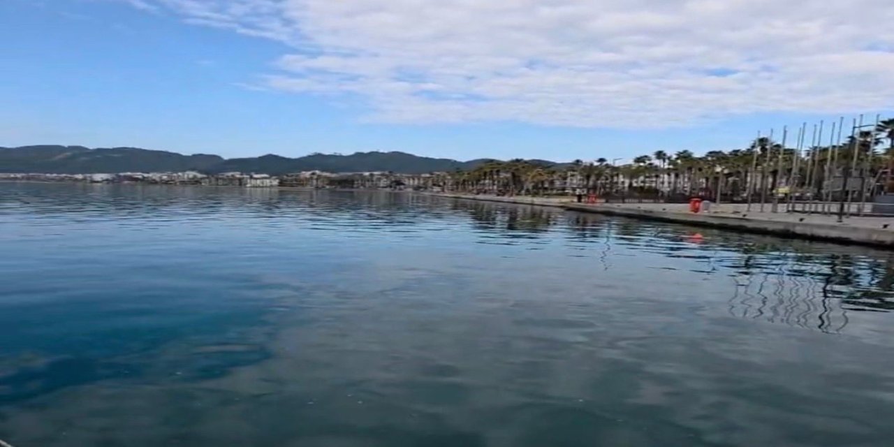 Marmaris’te denize dökülen foseptik tepkisi: “İlçe lağım kokuyor, artık çözüm istiyoruz”