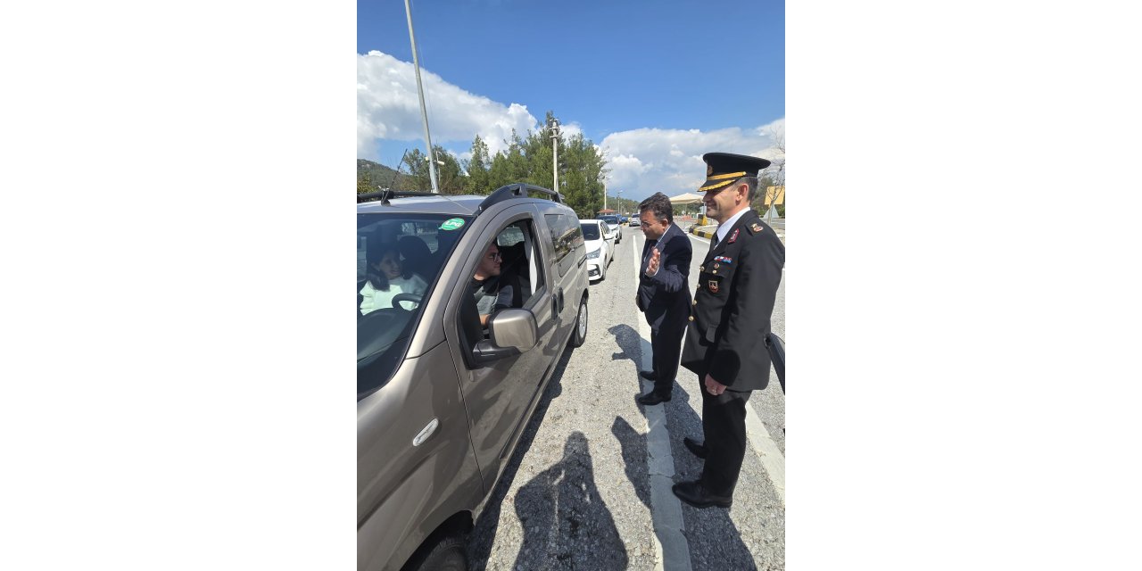 Marmaris’e bayram için yerli tatilci akını  5 bin araç giriş yaptı