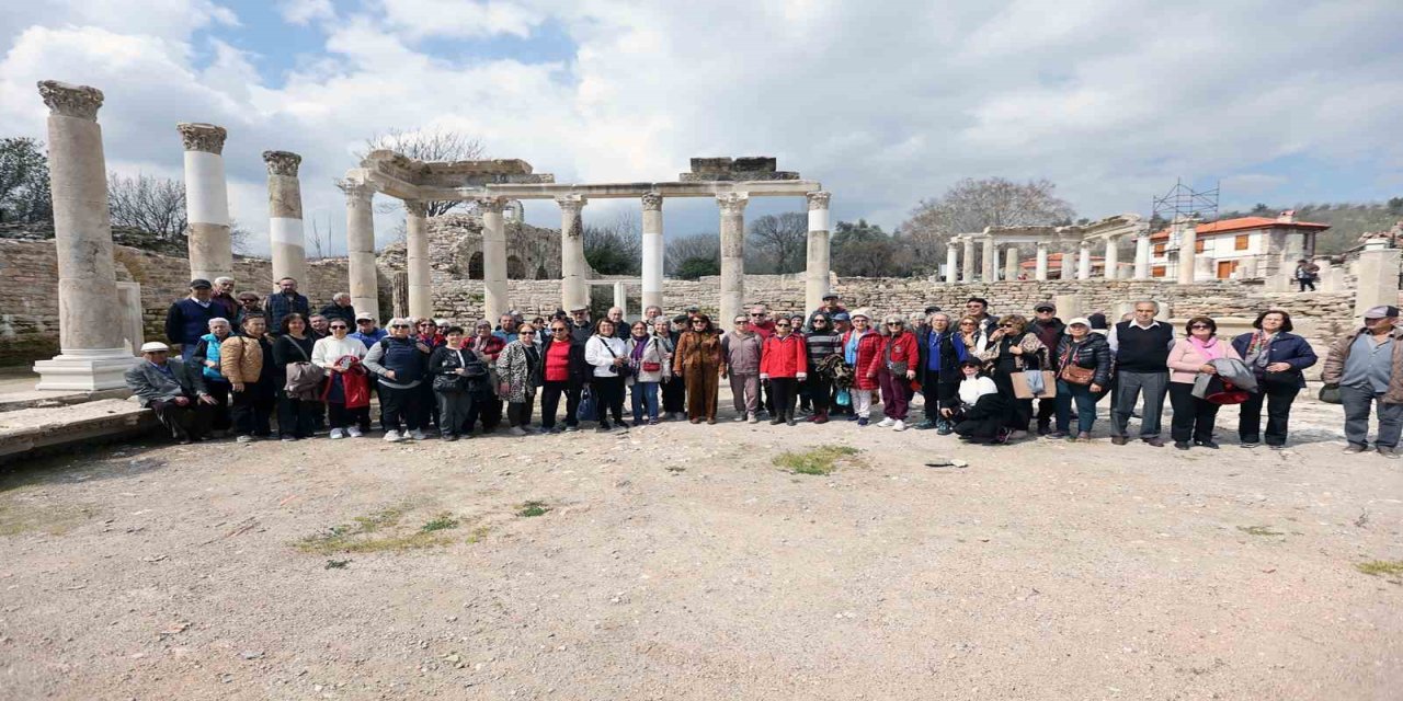 Yaşlılar Haftası Muğla’da keyifli bir geziyle kutlandı