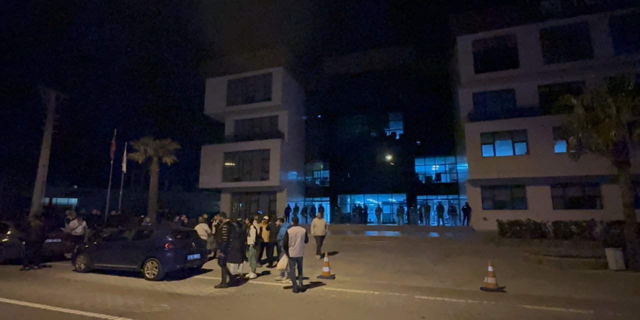 Marmaris Belediyesi’ne gece yarısı polis baskını yapıldı