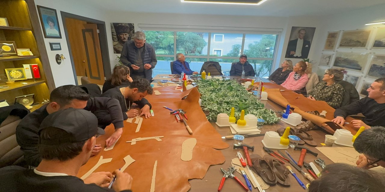 MARMARİS'İN KAYBOLMAYA YÜZ TUTMUŞ MESLEKLERİNE TİCARET ODASINDAN CAN SUYU