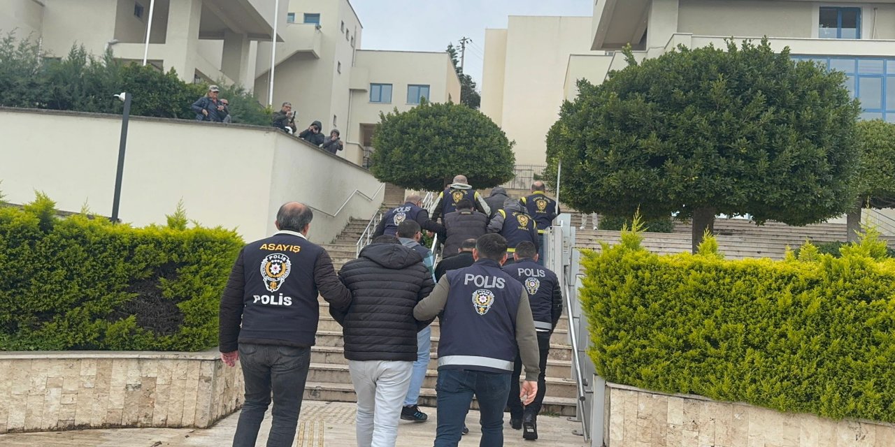 Marmaris’te turistleri hedef alan dolandırıcılık operasyonu: 4 şüpheli adliyeye çıkarıldı
