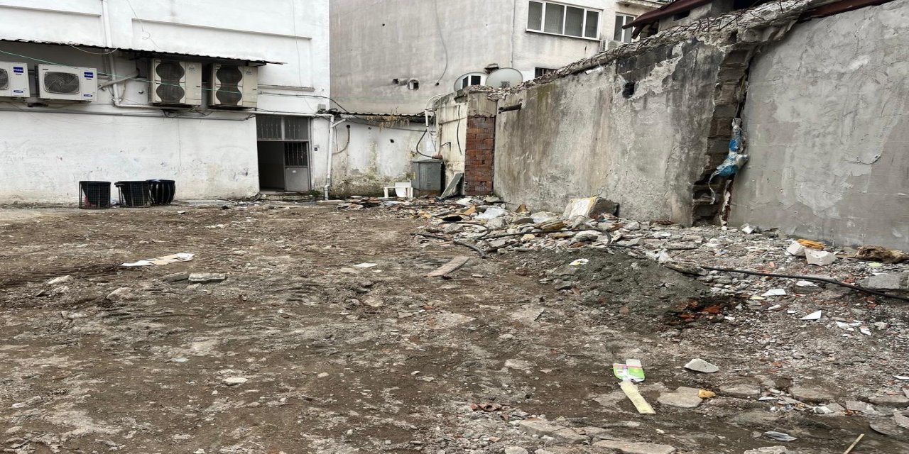 Marmaris’in göbeğindeki çöp yığını temizlendi