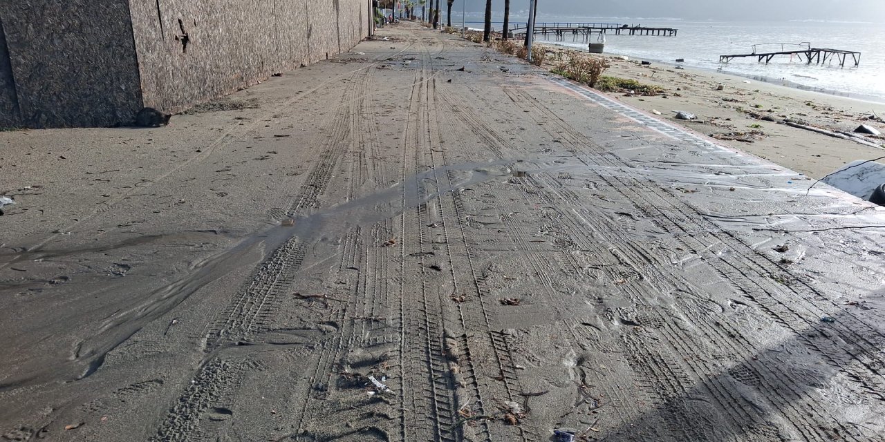 Meteoroloji uyardı, Marmaris’te sağanak ve fırtına etkili oldu