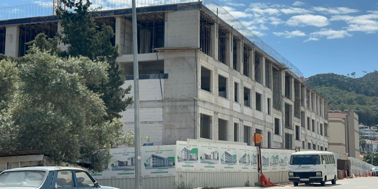 Evrenpaşa okulunda inşaat durdu mu?