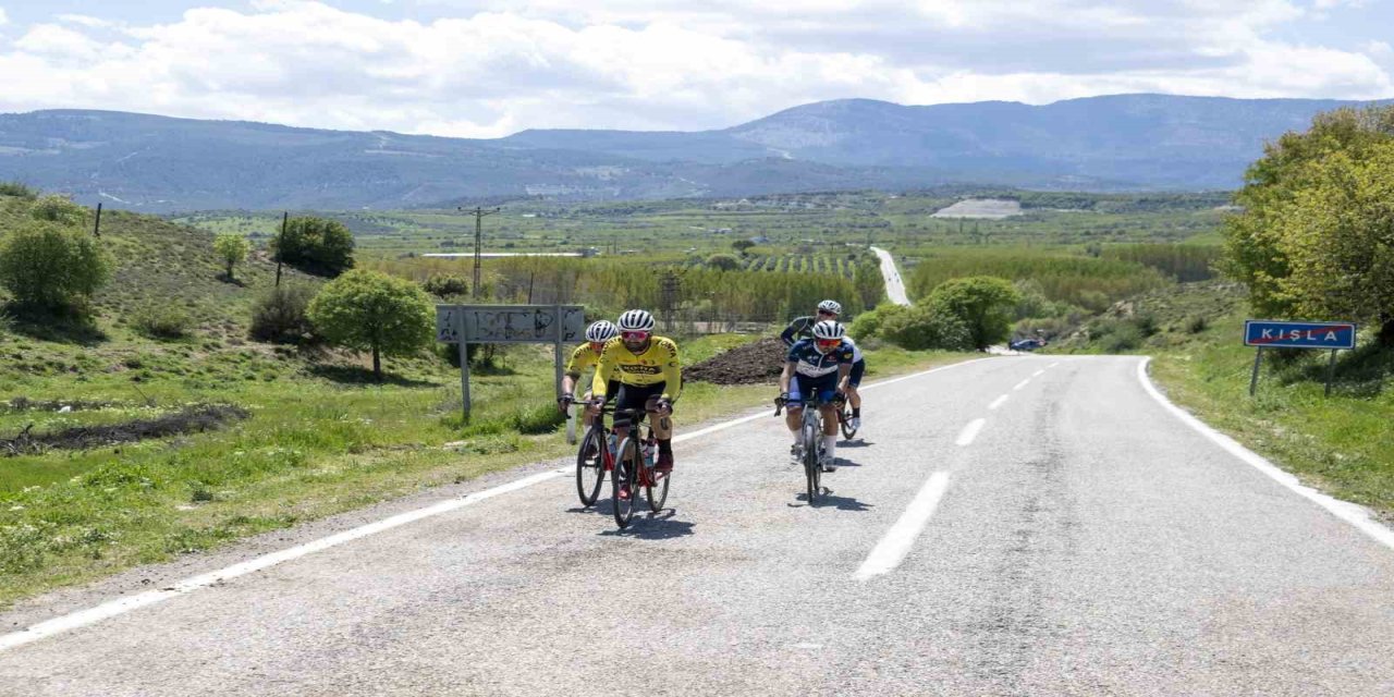 Mersin’de 120 sporcu 126 kilometrelik etapta yarıştı