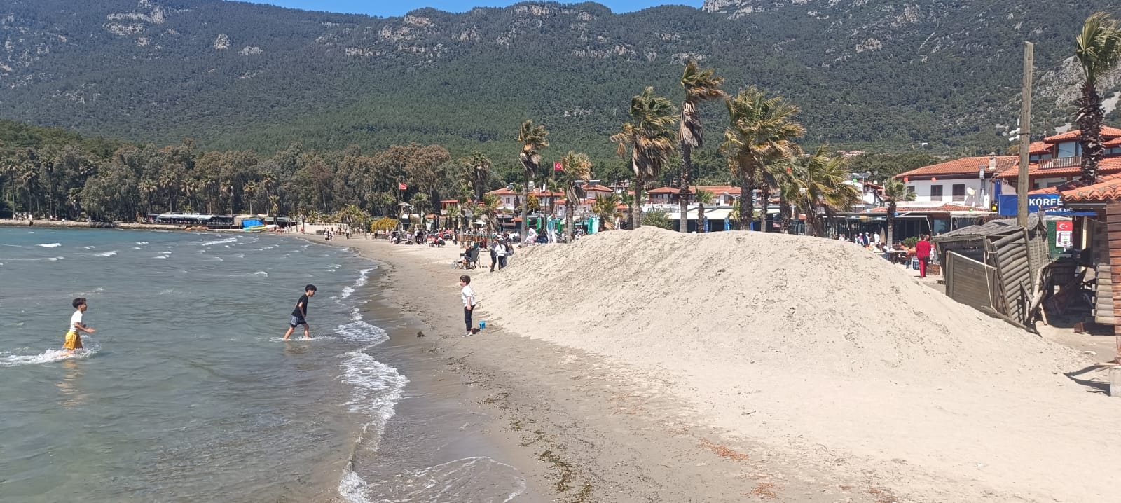 Akyaka sahilinde kum çilesi