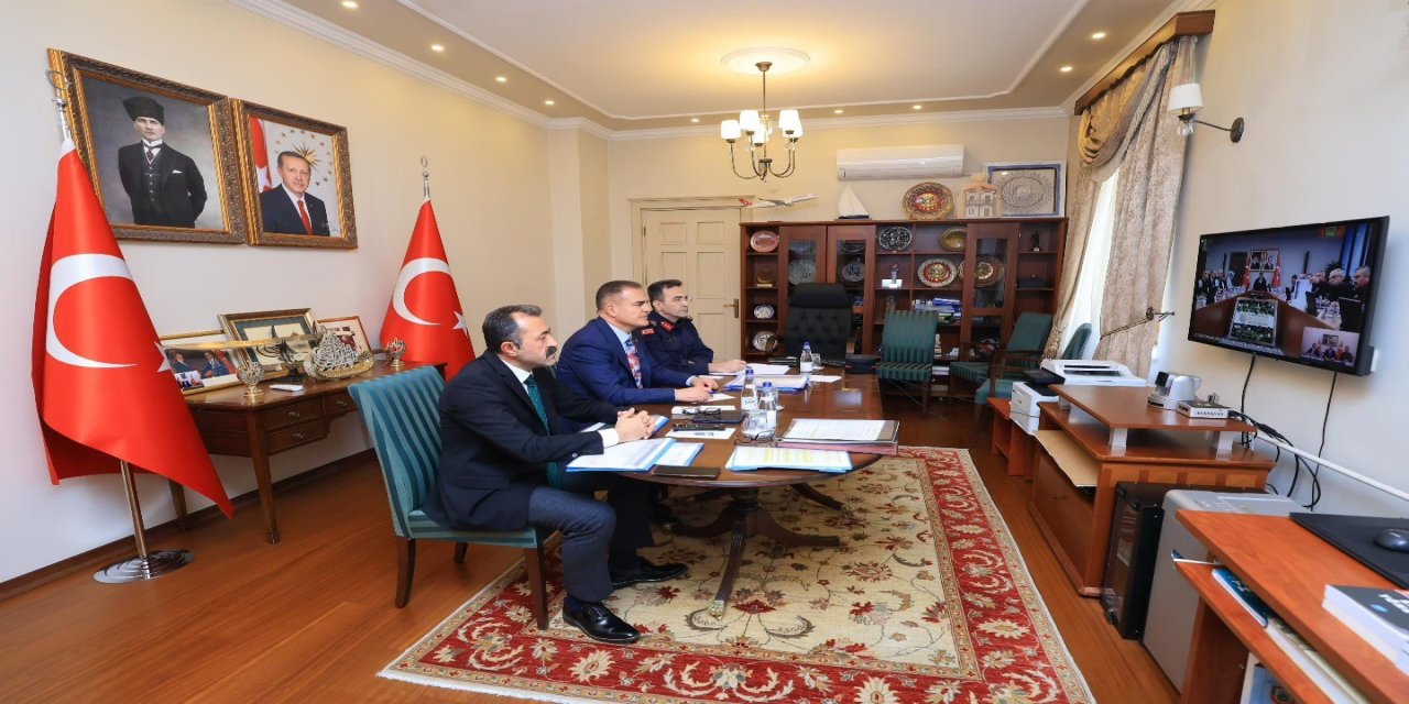 Vali Akbıyık, İçişleri Bakanlığı "Güvenlik" toplantısına katıldı