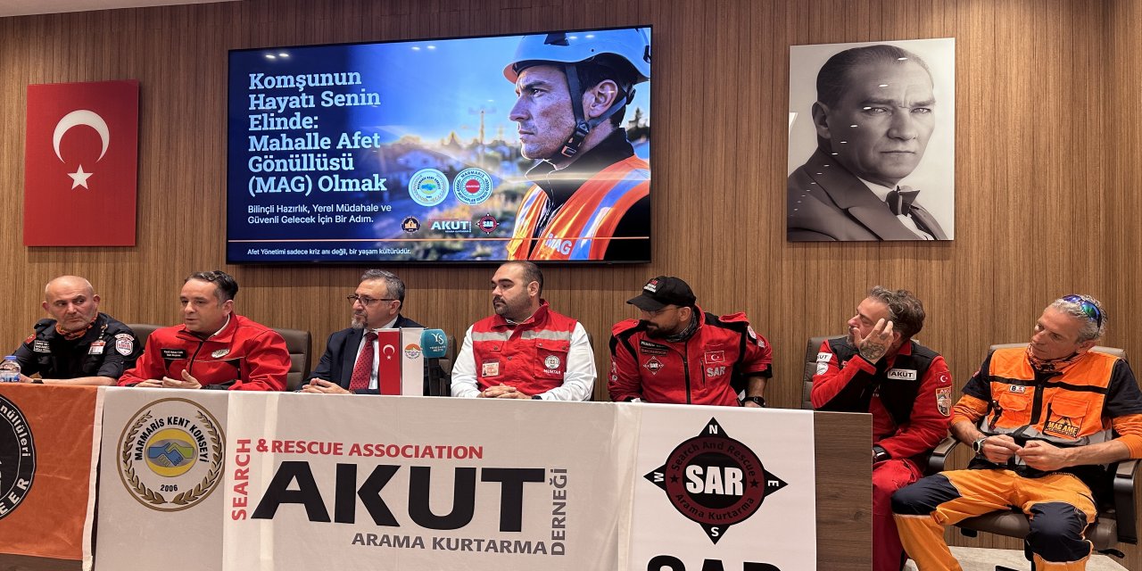 Marmaris’te “mahallem hazır” ve “mahalle gönüllüleri” projeleri kapsamında afet toplantısı yapıldı