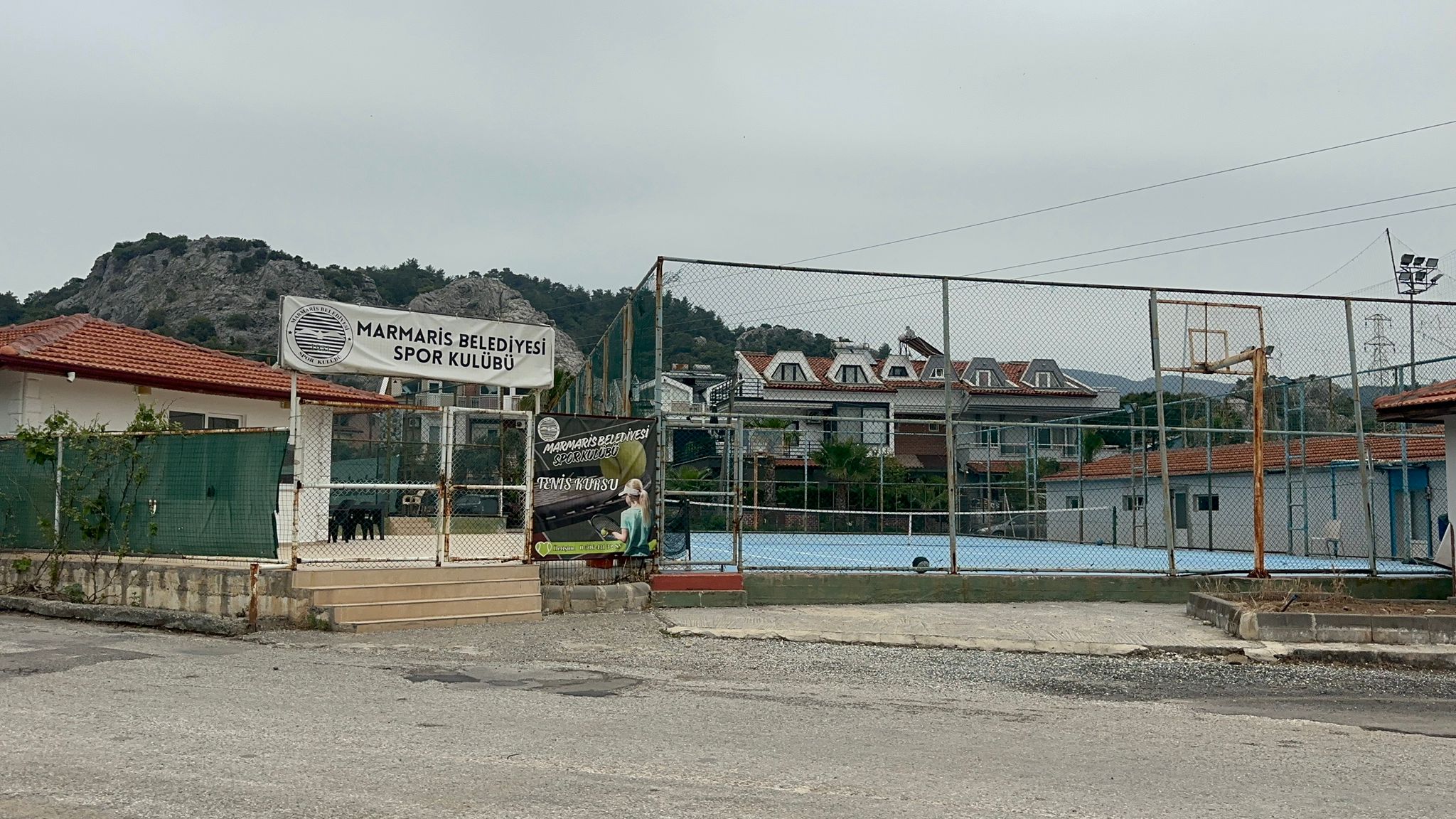 Marmaris’te tenisçilerden tepki: “açıklama ve düzenleme bekliyoruz”