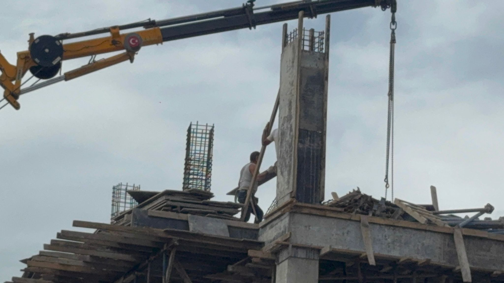 İnşaatlarda tehlikeli çalışmalara “denetim yok mu?”