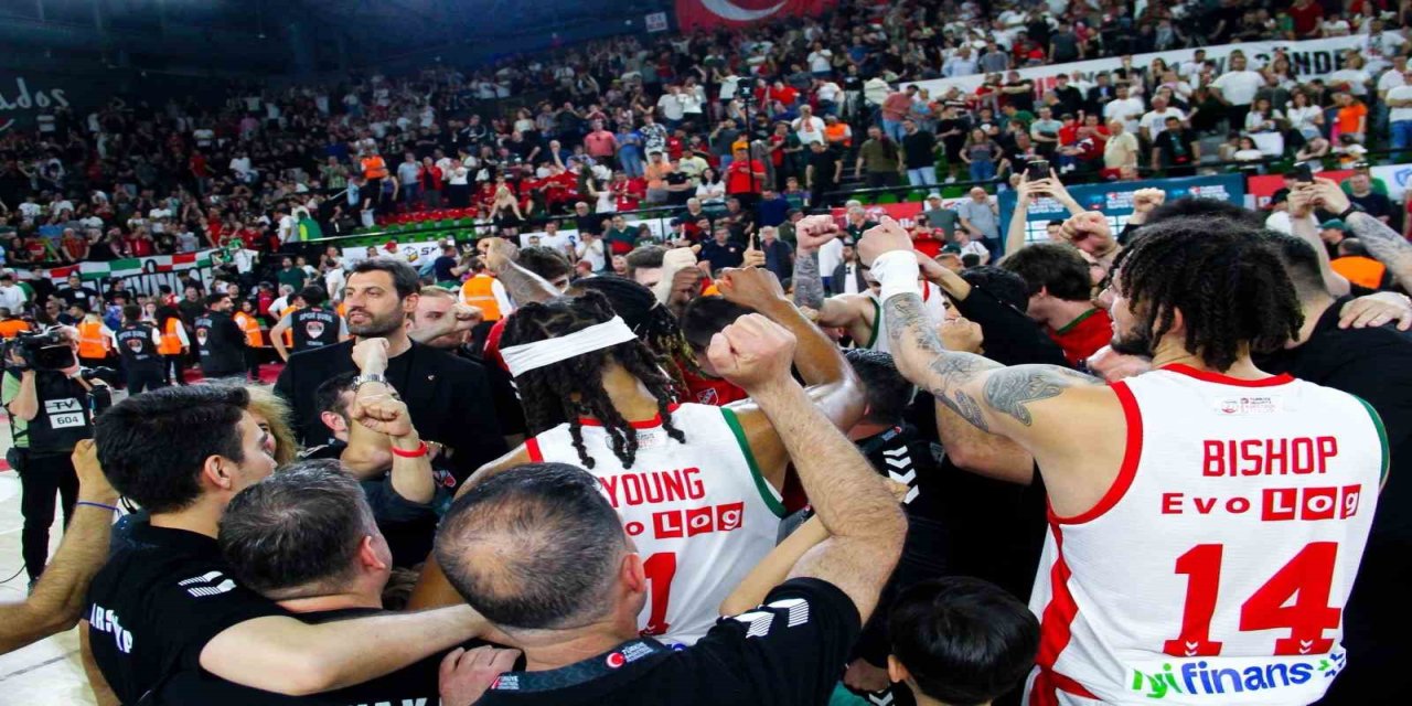 Karşıyaka Basketbol, ligde kalma mücadelesini sürdürüyor