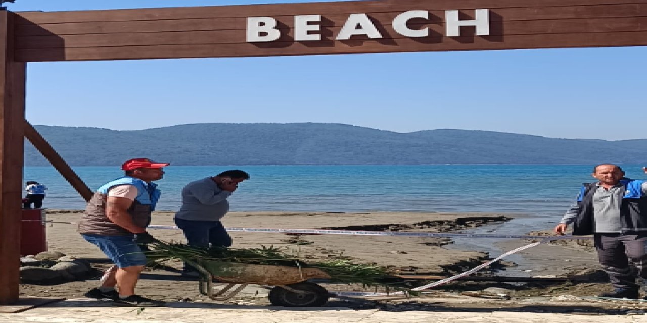 Akyaka sahilinde yaz hazırlığı temizlik çalışmaları başladı