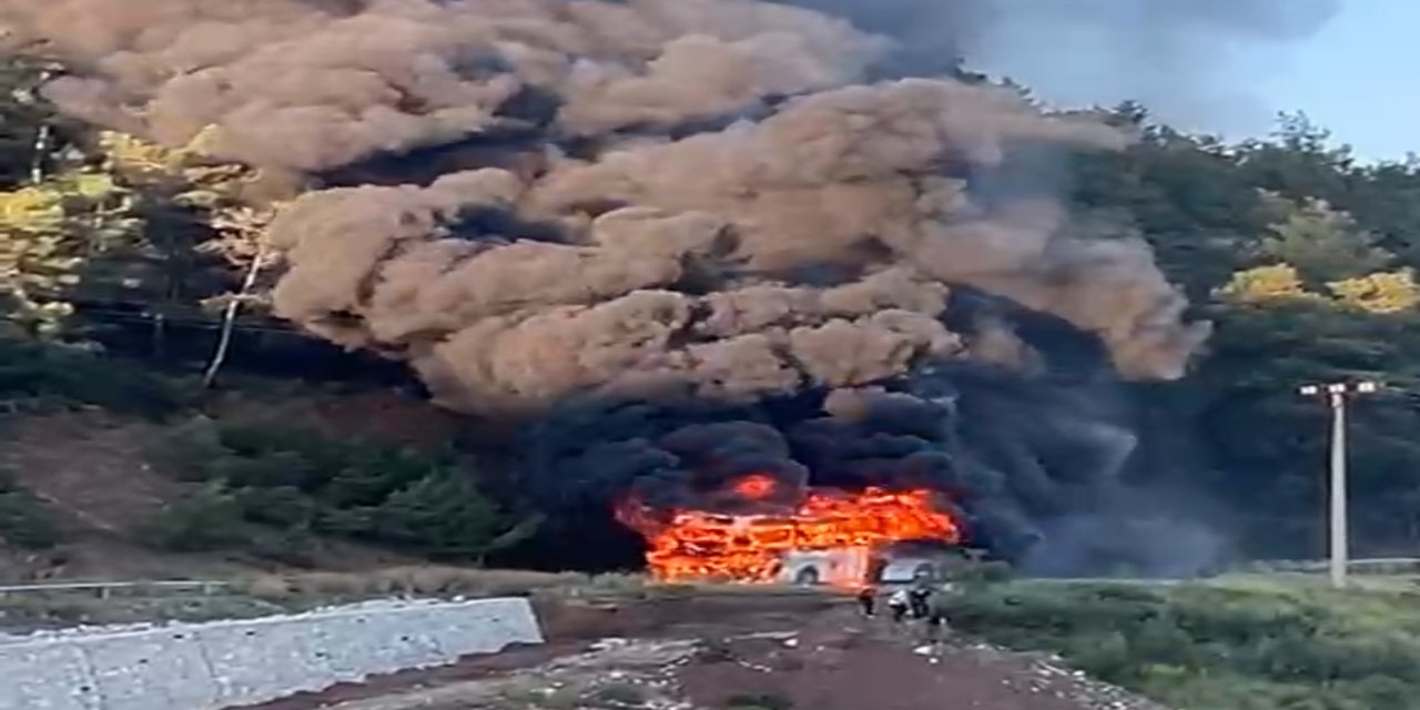 Marmaris–Datça karayolunda otobüs yangını paniğe neden oldu