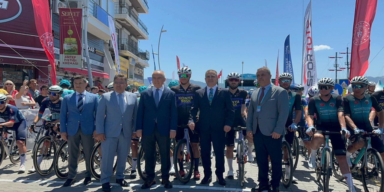 Cumhurbaşkanlığı Bisiklet Turu’nda Marmaris–Fethiye Etabına Start Verildi