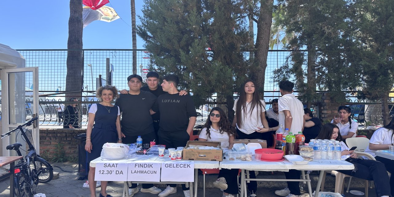 Marmaris’te öğrencilerden renkli Kermes okul bahçesi lezzet festivaline dönüştü