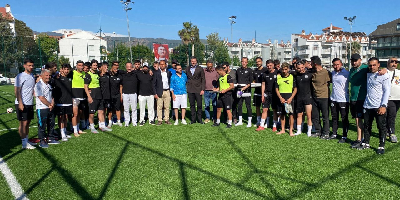 AK Parti Marmaris ilçe Başkanlığından Marmaris Yat Marin FK’ne final öncesi ziyaret