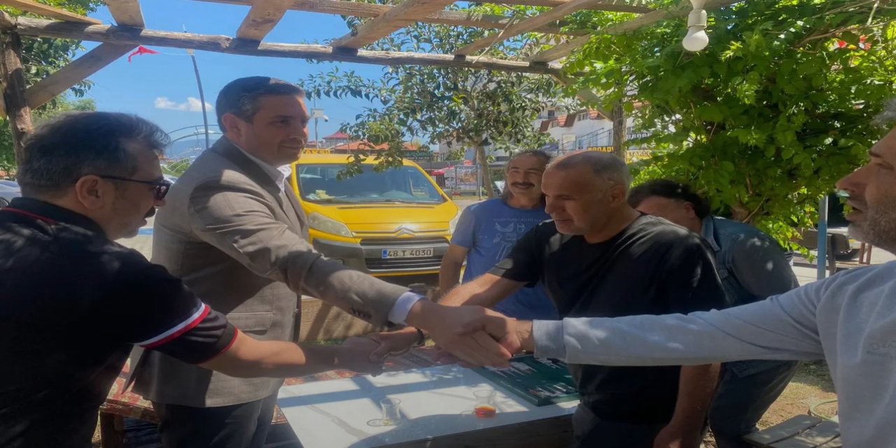 AK Parti Marmaris İlçe Başkanı Muzaffer Aravi’den İçmeler’de Esnaf Ziyareti