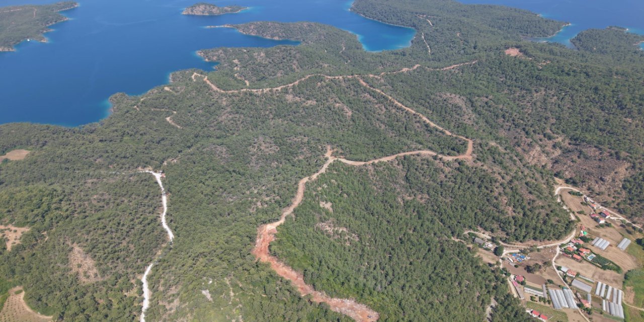 Marmaris’te 15 bin metrelik yangın emniyet yolu ve şeridi tamamlandı