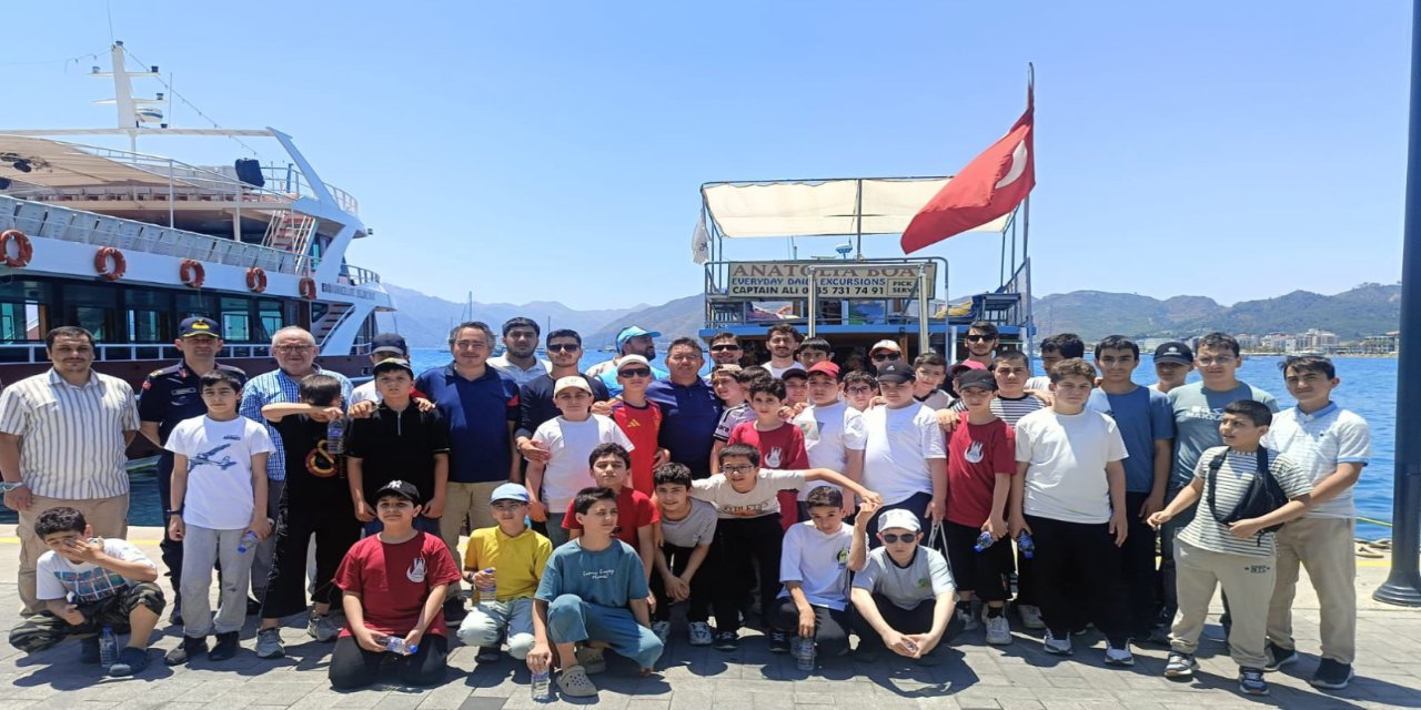 Kartallı hafız öğrenciler Marmaris’i keşfetti